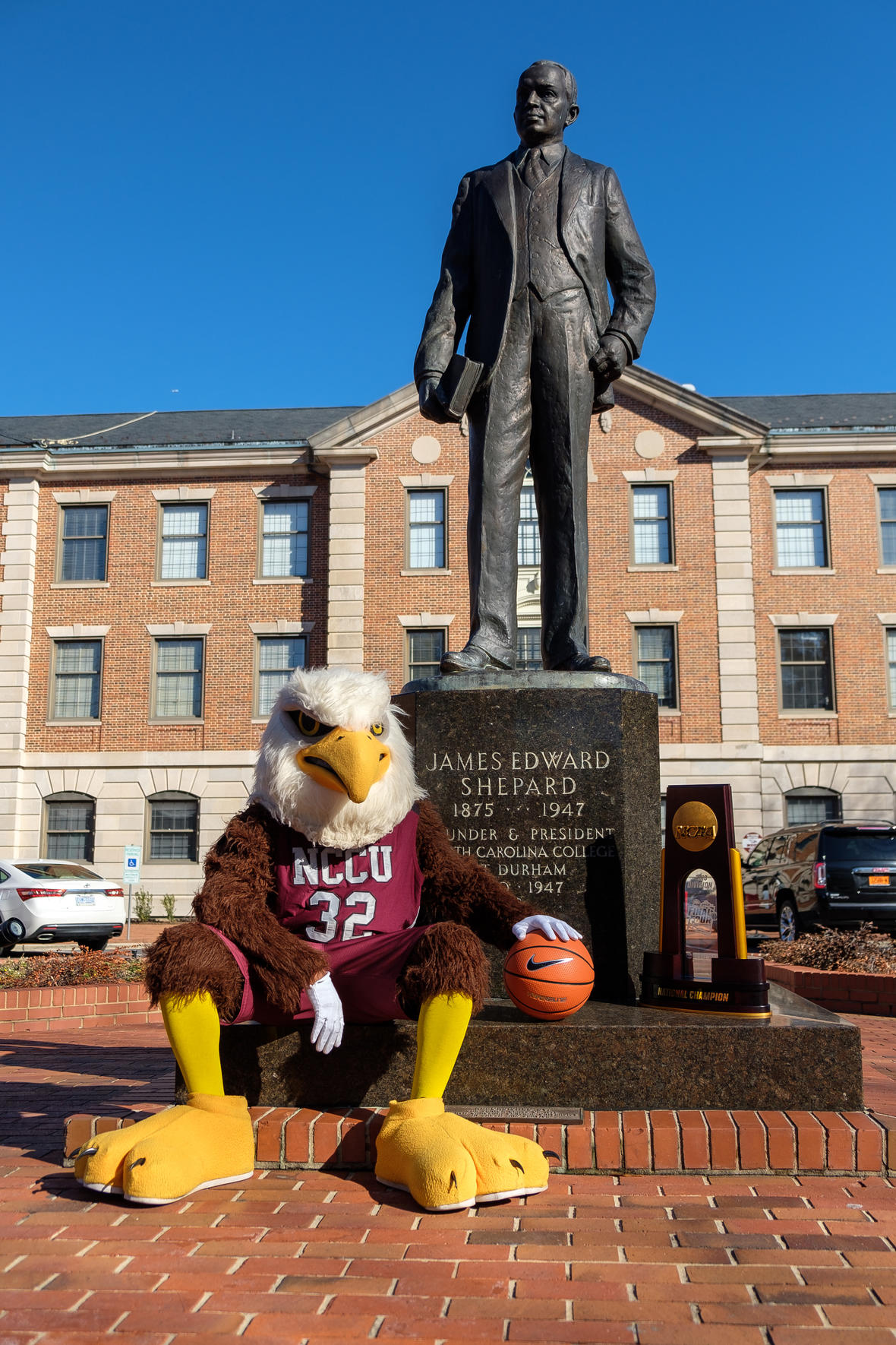Statue of Dr. Shepard and Eddie 