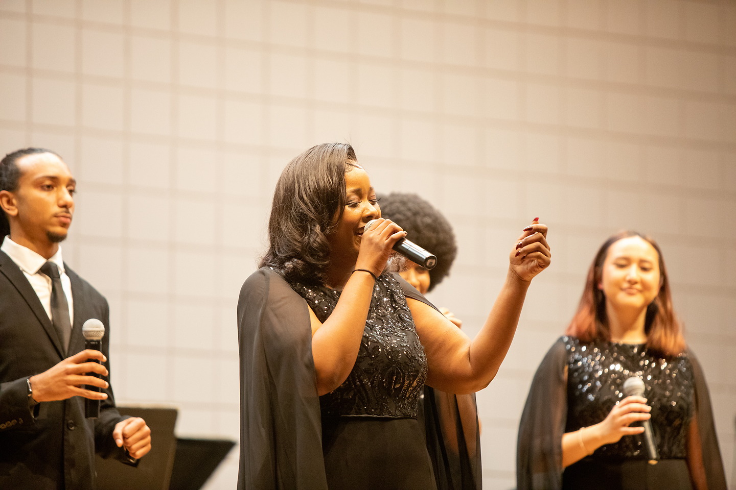 Voclaist performing a solo