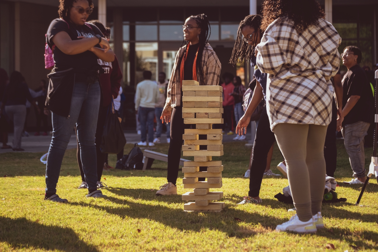 kids playing jenga