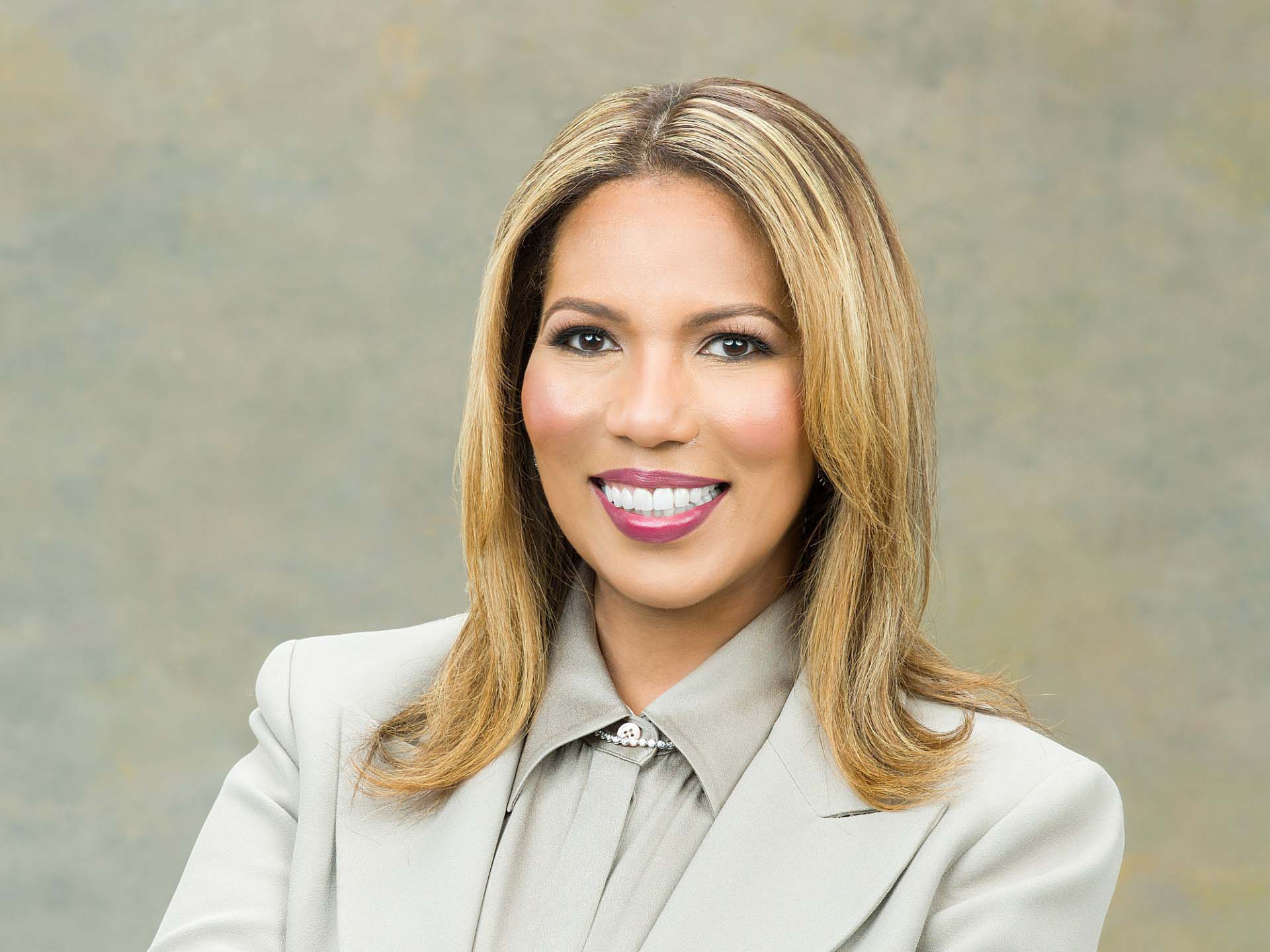 Dr Artis Headshot