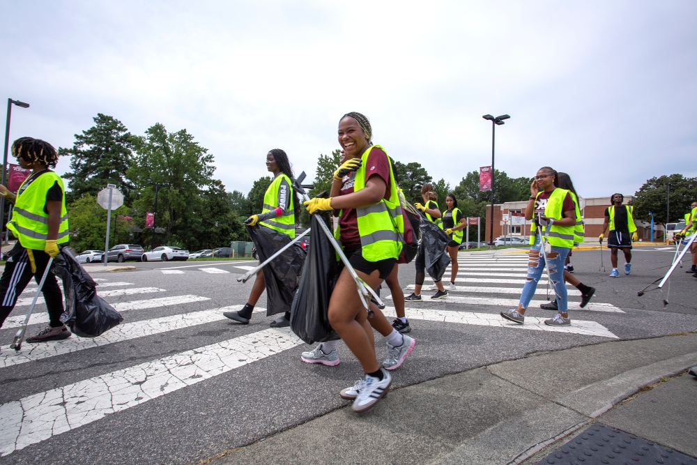 Students are cleaning up the campus